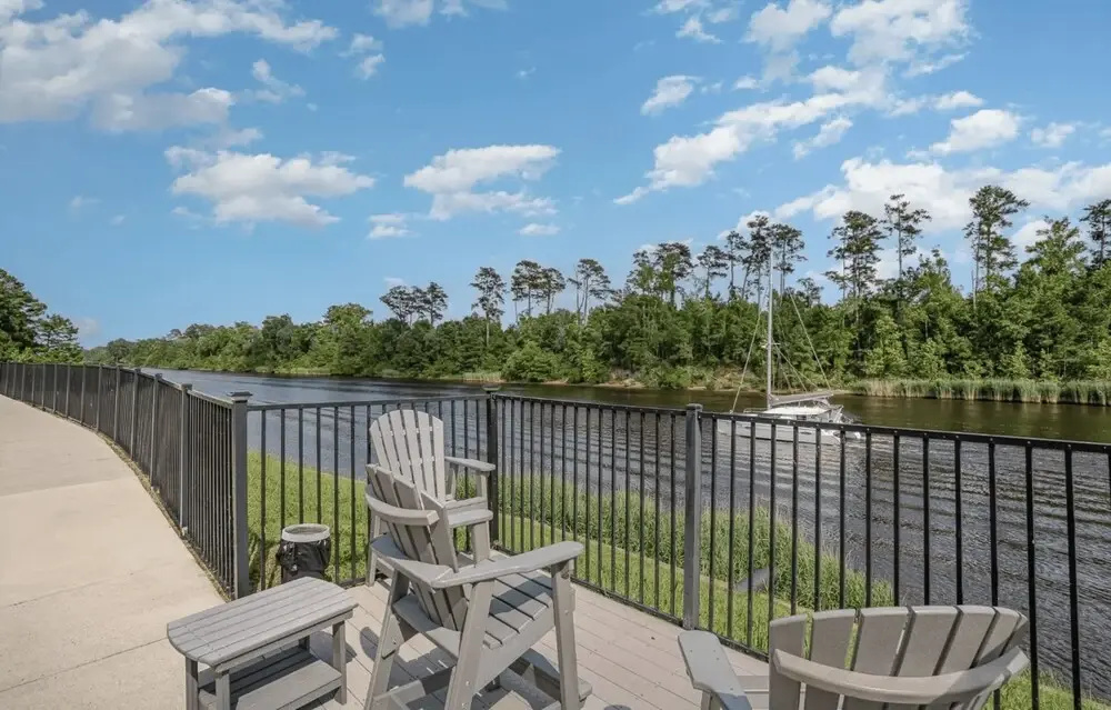 Stunning 2BR Condo at Waterway Village