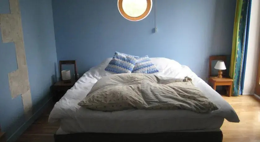 Vraie chambre d'hôtes jusqu'à 4 pers, stationnement gratuit, prise batterie