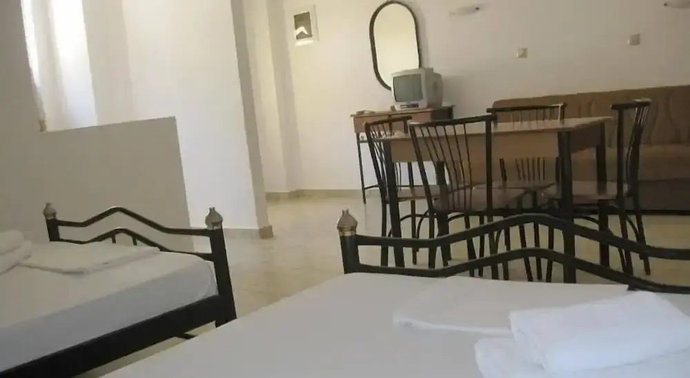 Sfinias Hotel