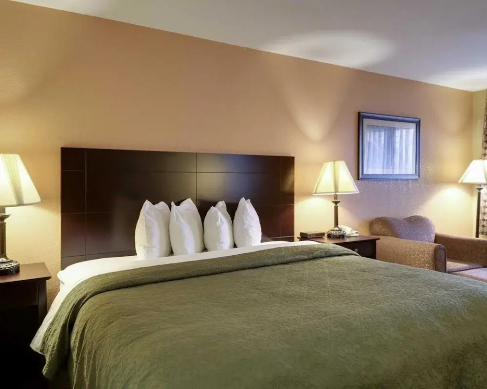 Quality Inn Russellville Area