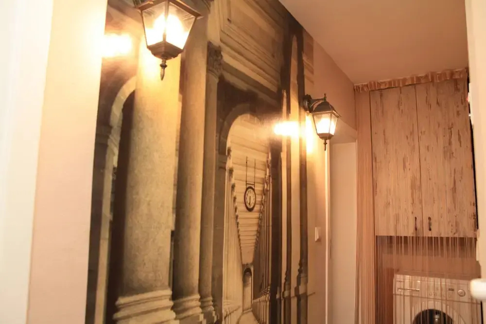 Vintage apartment in the city jungle