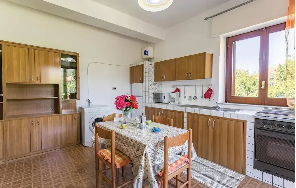 Stunning Home in Zafferana Etnea With 3 Bedrooms and Wifi