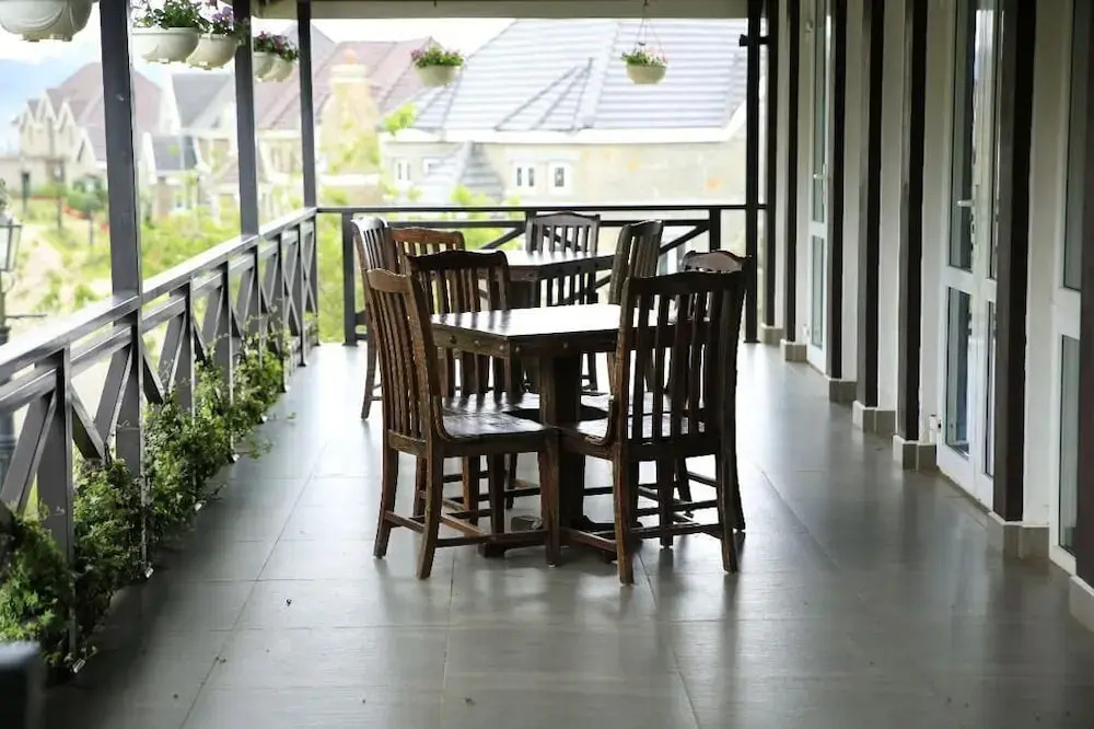 Pedro Barn Hotel at Little England Cottages