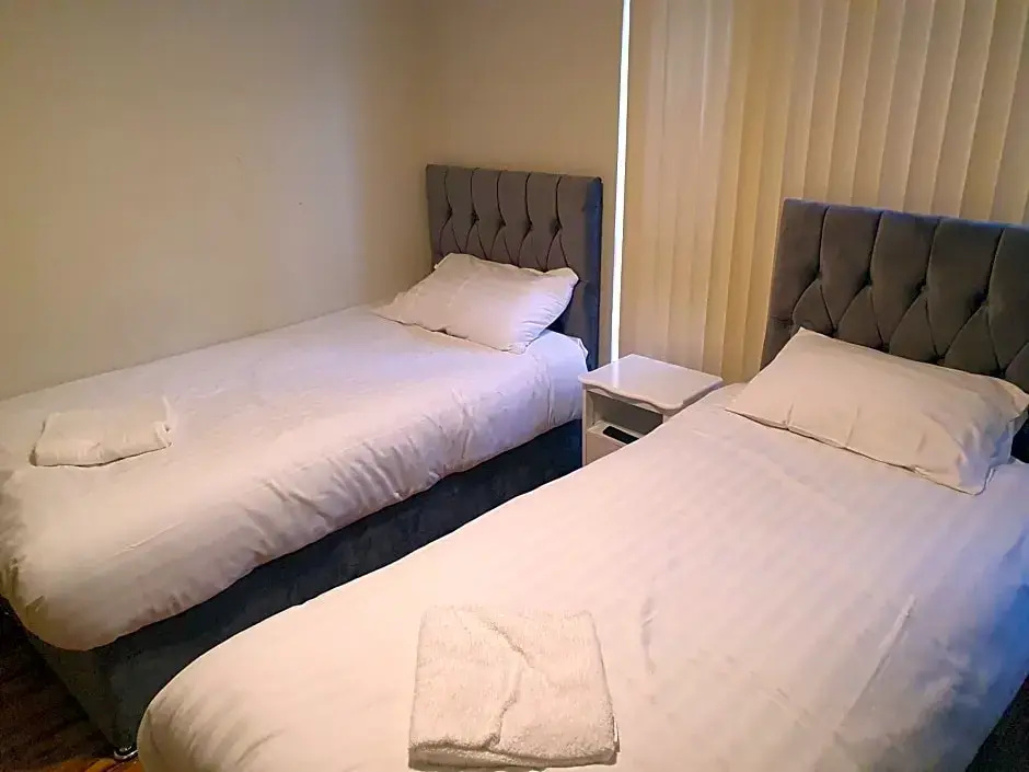 City Centre 5 double bedroom detached