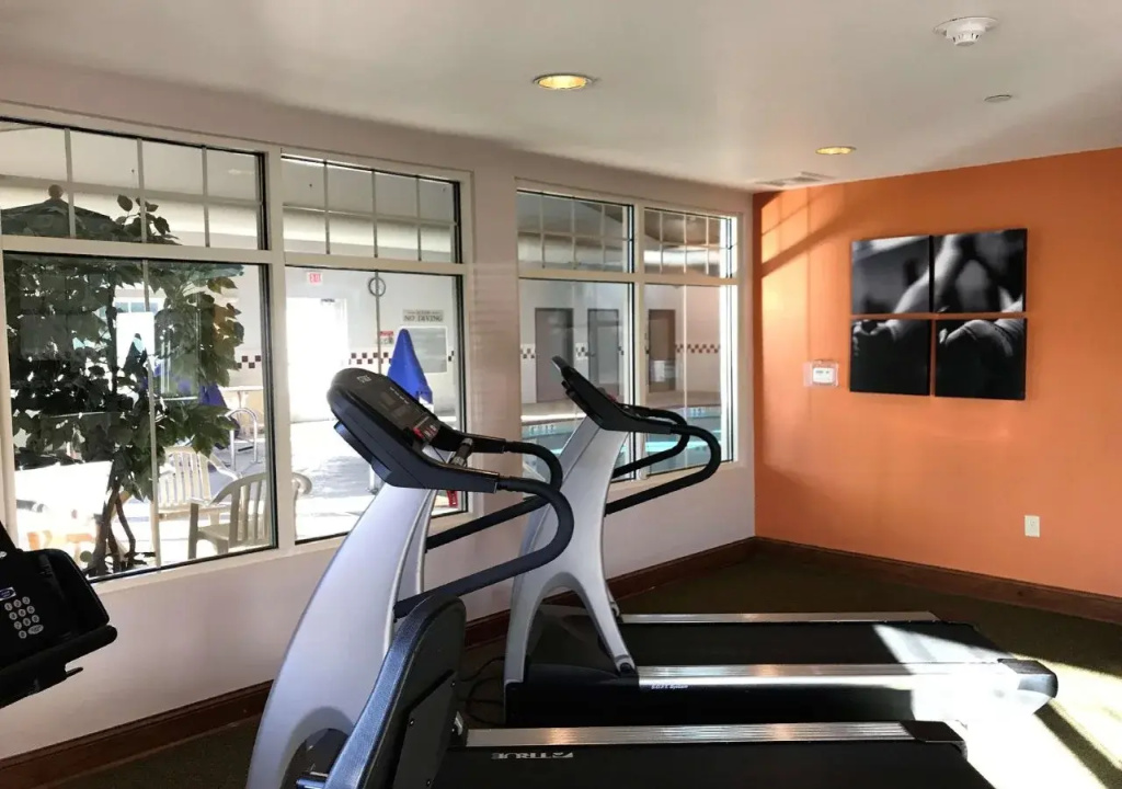 Holiday Inn Express & Suites Zion by IHG