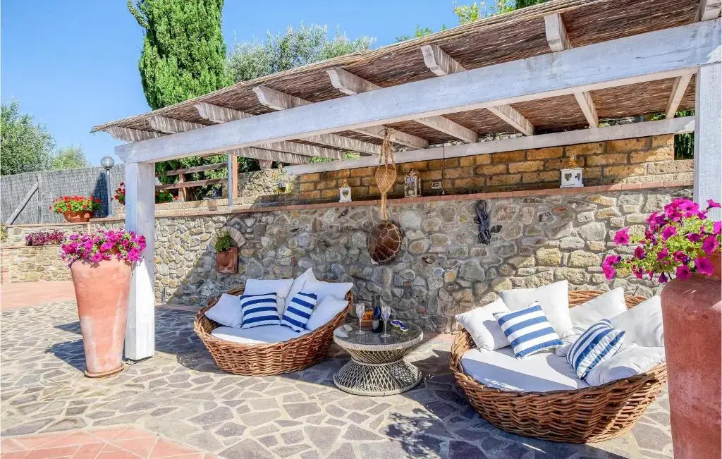 Awesome Home In Castiglione Della Pesc