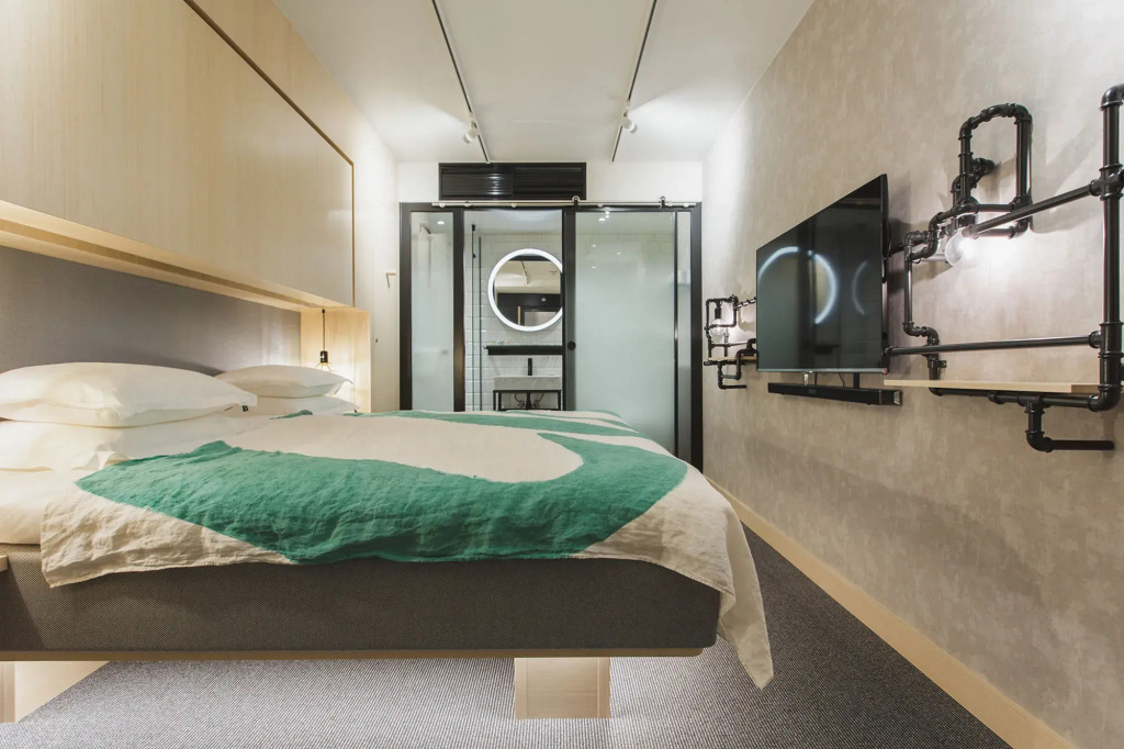 Hotel With Urban Deli