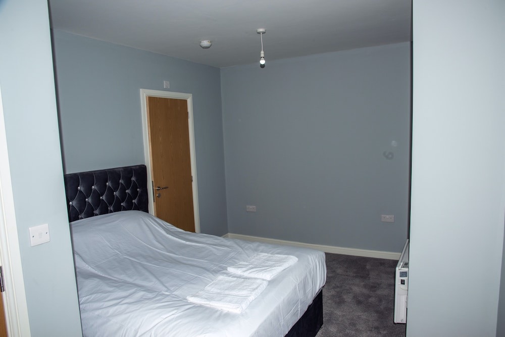 Piccadilly Apartments & Offices