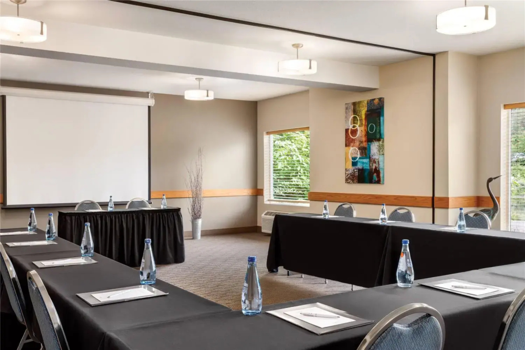Radisson Hotel Portland Airport