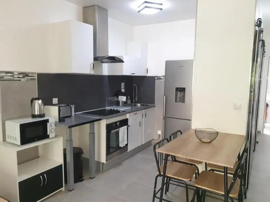 Beau Studio / Clim / Parking / Plage a 200 M