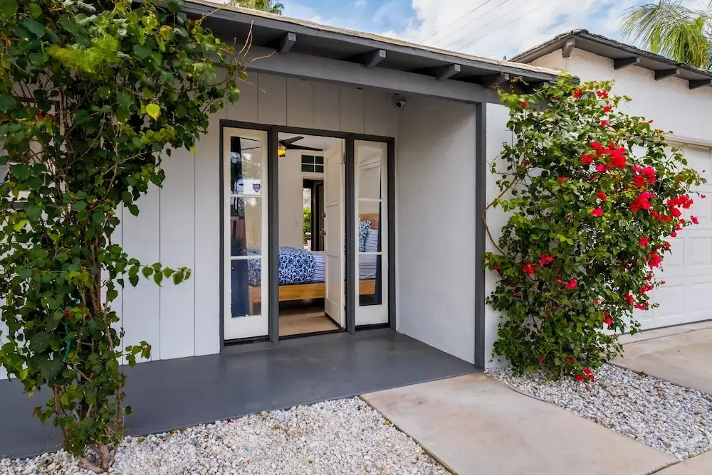 Palm Springs Glamour Three Bedroom House