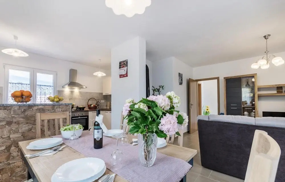 2 Bedroom Nice Home In Krnica