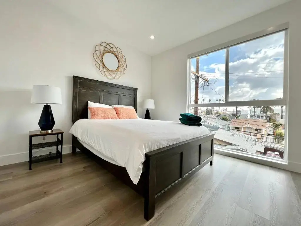 Hollywood Art Gallery House - Iconic LA Views