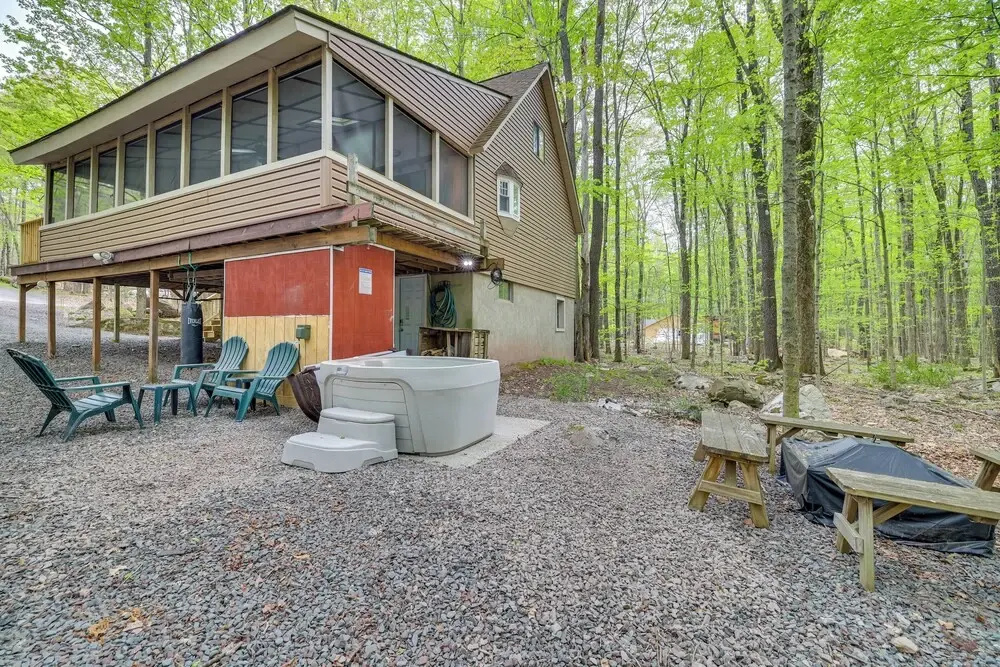 Hot Tub and Resort Amenities Pocono Lake Retreat!