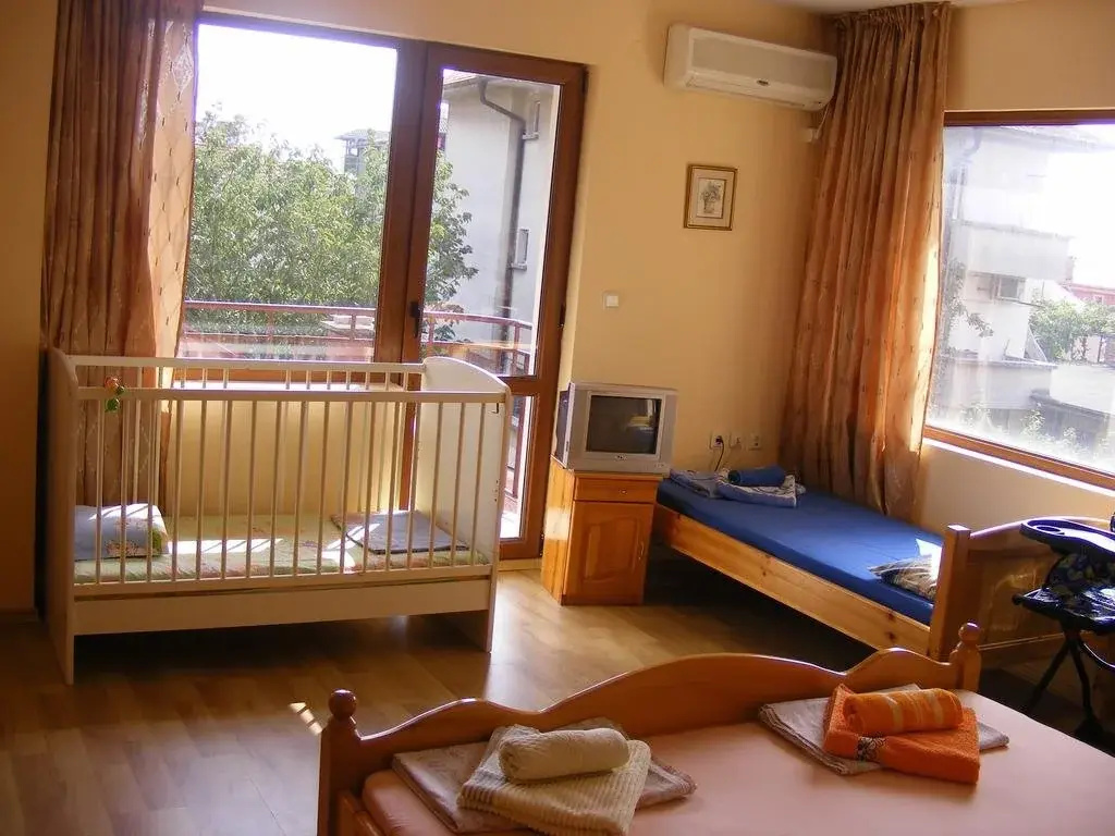 Zora Guest House