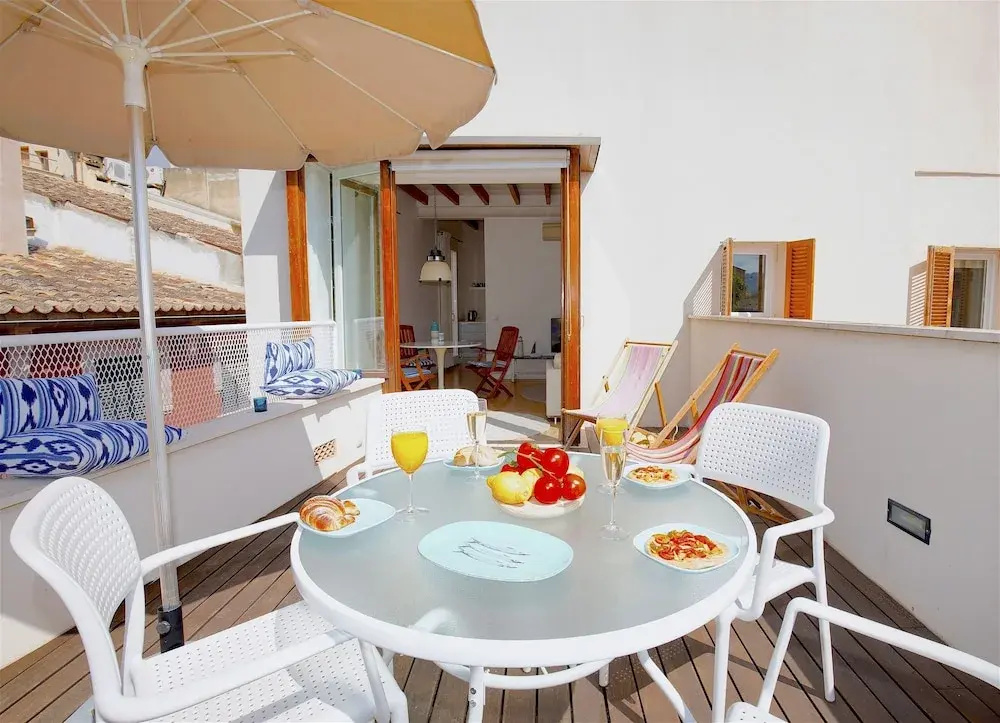 Hostal Montmari