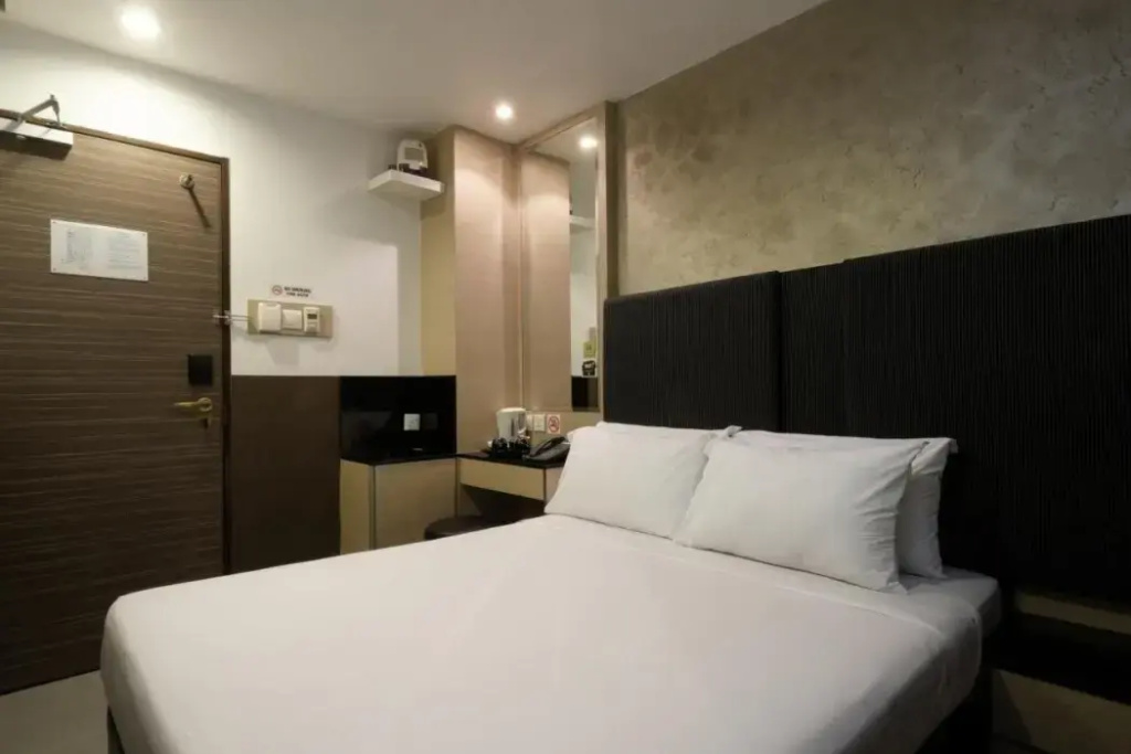 Lion Peak Hotel Bugis (SG Clean, Staycation Approved)