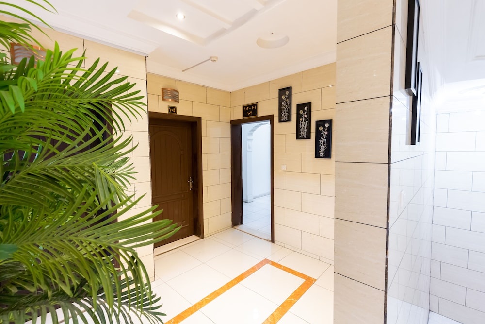 Al Eairy Furnished Apartments Jeddah 6