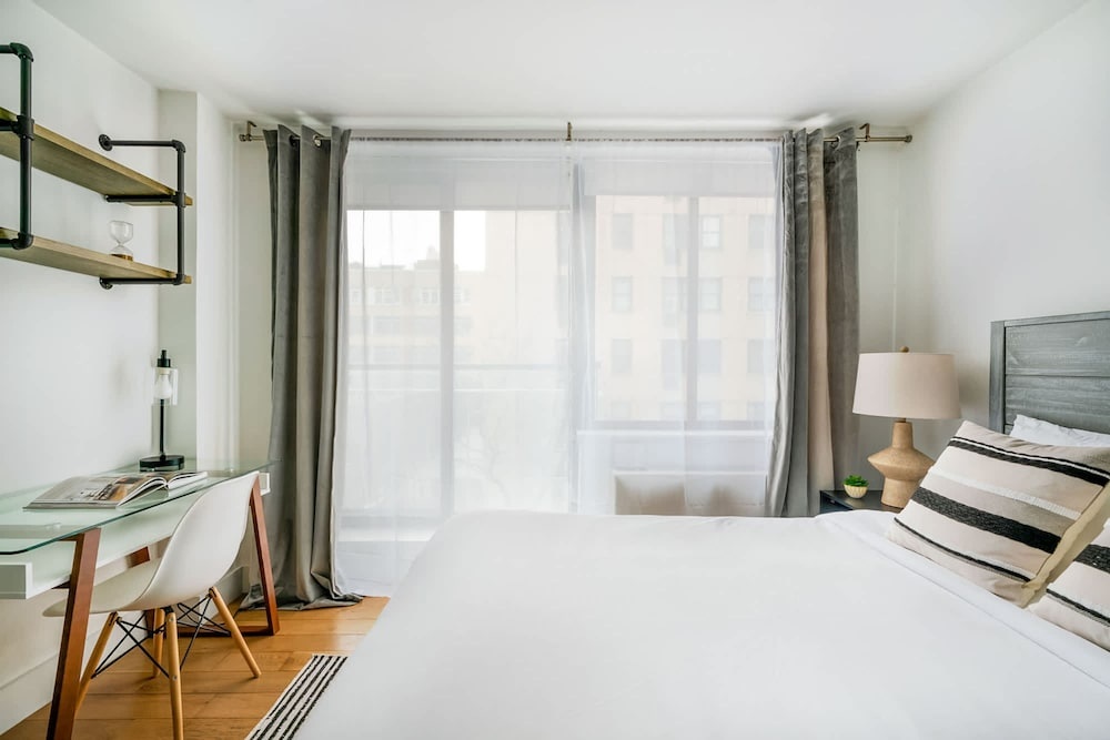 75-2d New 1BR Prime UES W D Balcony Elevator