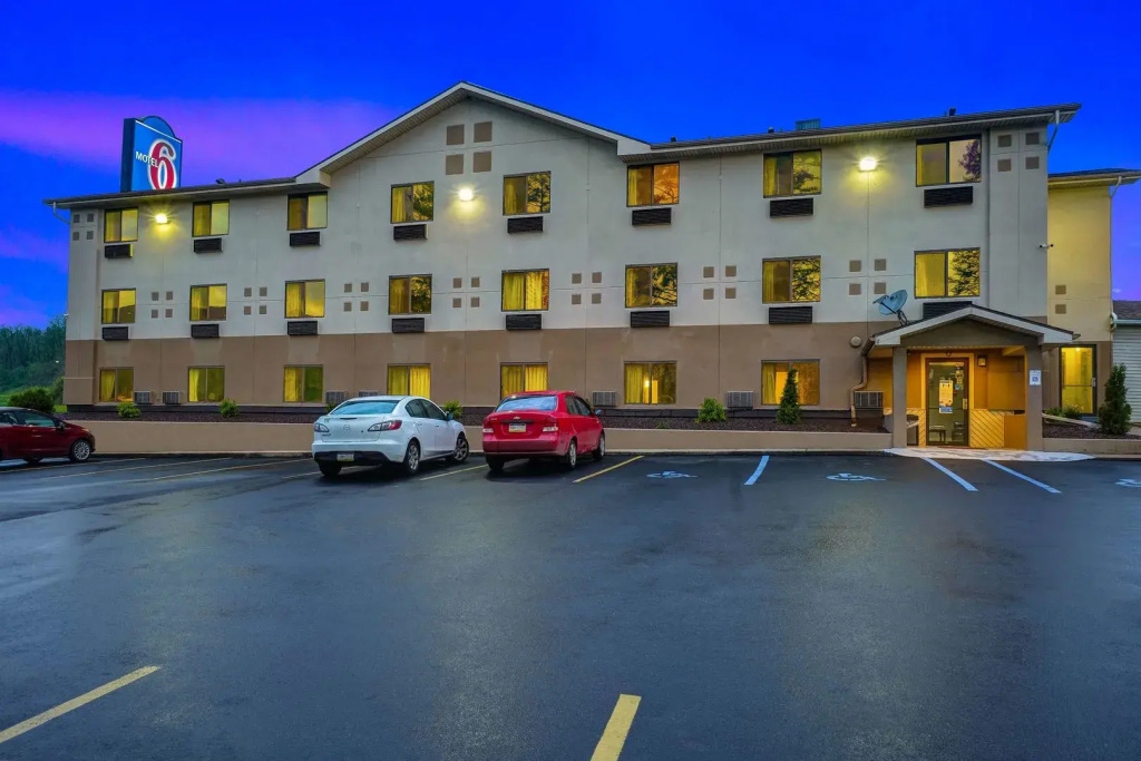 Motel 6-Montoursville, PA - Williamsport