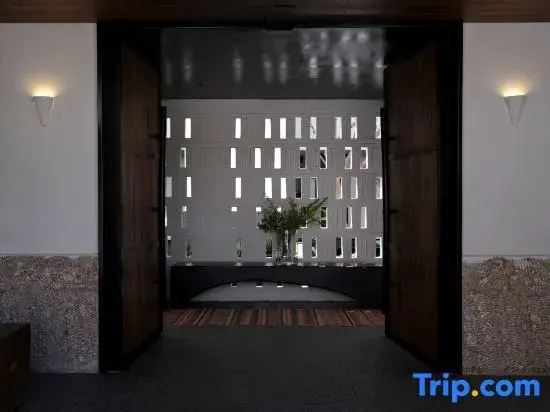 Lanxue   shiny Shanshan Chilai · Snow Mountain View Resort