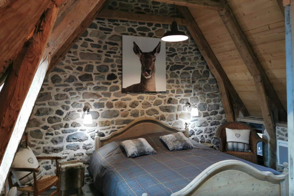 Rustic Mont-dore Family Cottage