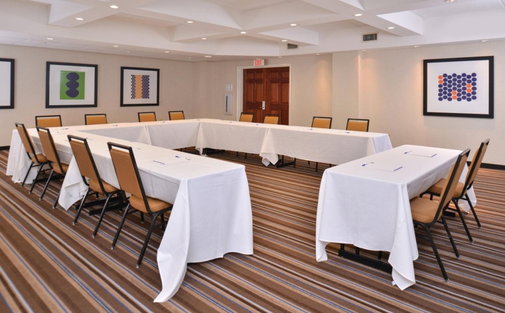 Holiday Inn Express and Suites New Orleans Airport by IHG