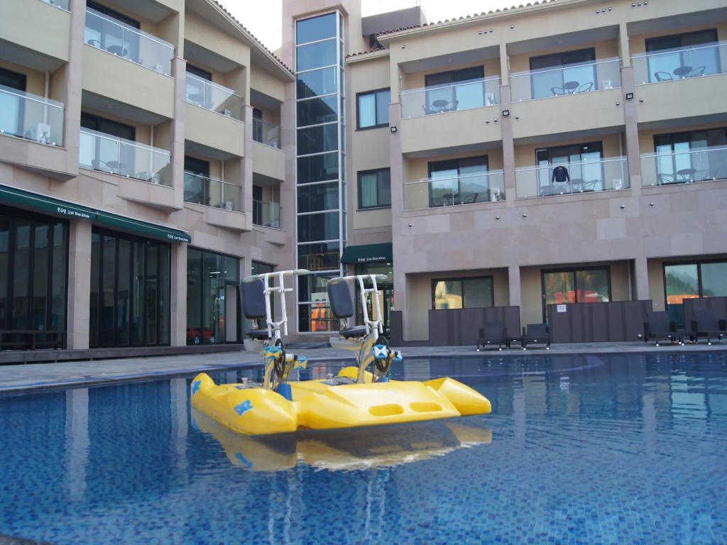 Blue Whale Resort