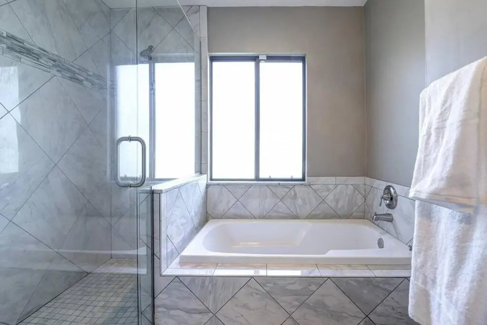 New Spacious Updated Home 5 Min to OLD Town