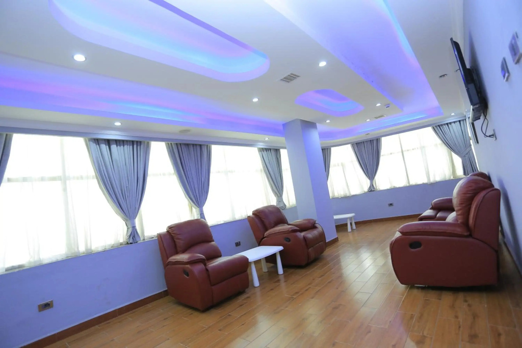 Yadonay Hotel