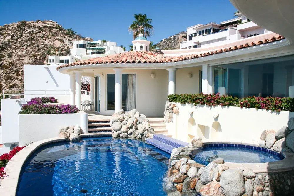 Villa Thunderbird