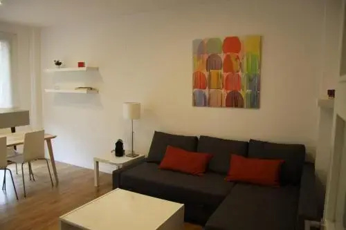 Apartamentos Hiedra y Tapinería Mercado Central