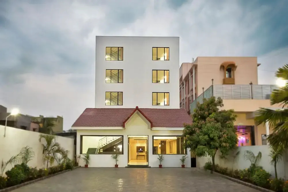 Sterling Shirdi