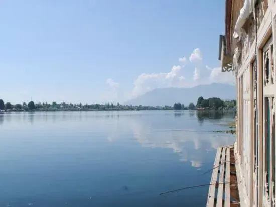 Heaven Breeze Group of Houseboats