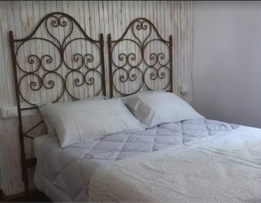 Holly Guest House