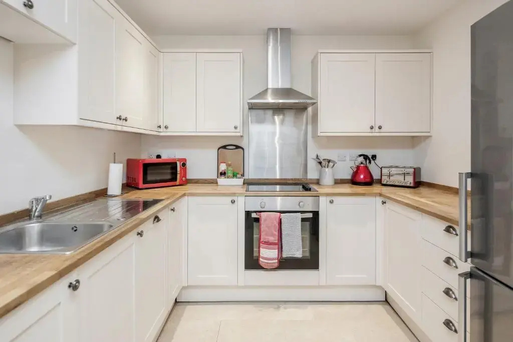 MPL Apartments - Queens Broadway F4