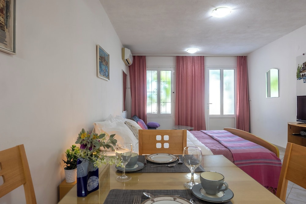 Apartments Josip