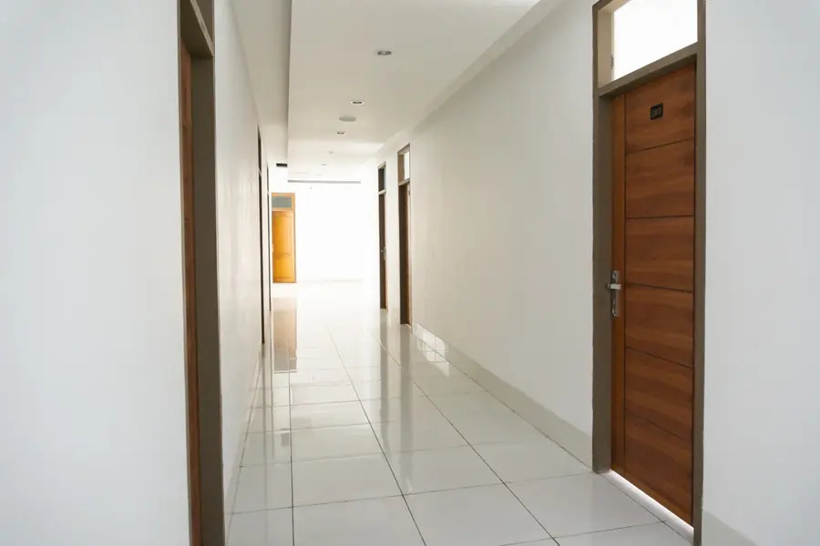 RedDoorz Plus @ Ende City Center