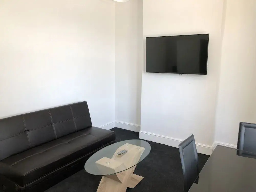 Glasgow Airport Holiday Home