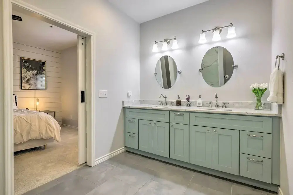 Single-story Condo < 1 Mile From Downtown!