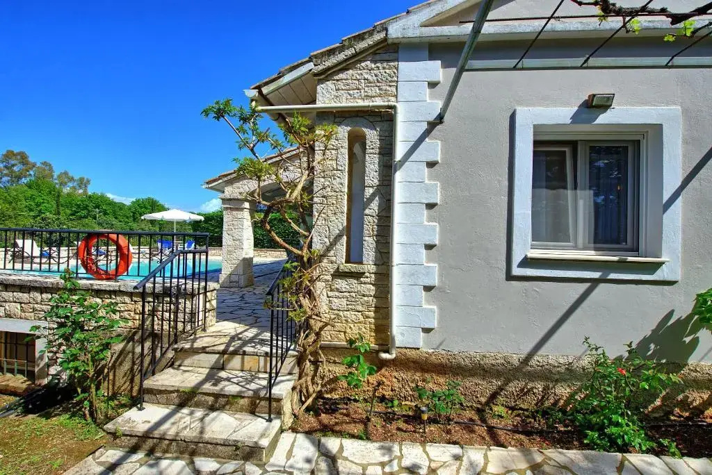 Villa Dimitris - just 600 meters away from the beach!!! by MediterraneanVillas