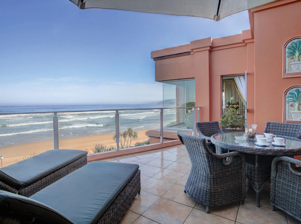 SEASENSE Boutique Beach Villa