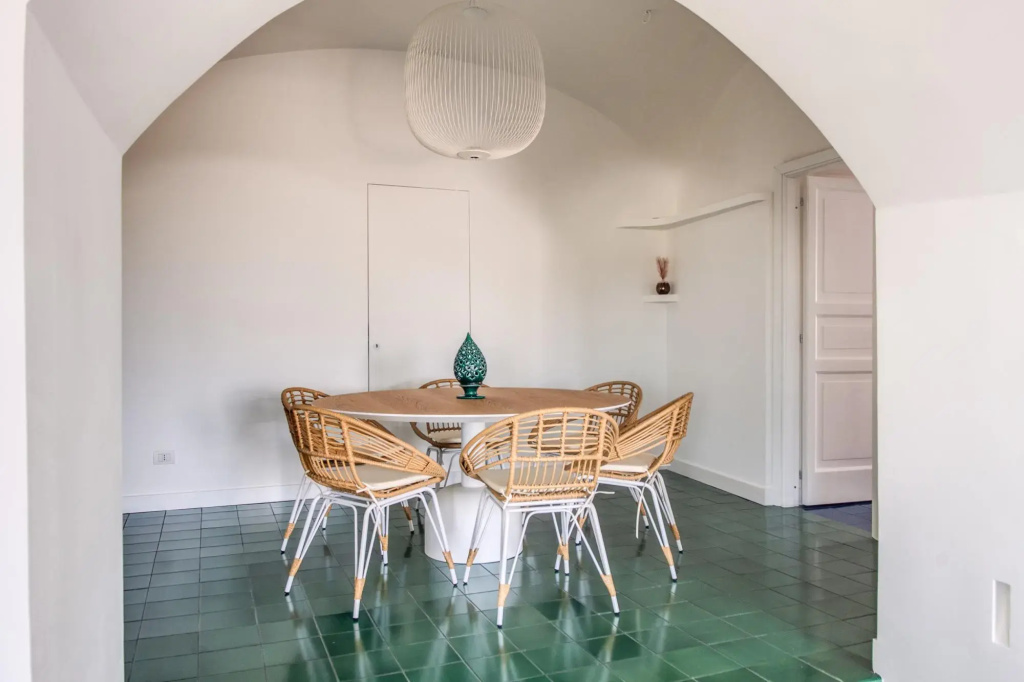 Villa La Luce 5 Bedrooms in the Town Center by Feeling Italy
