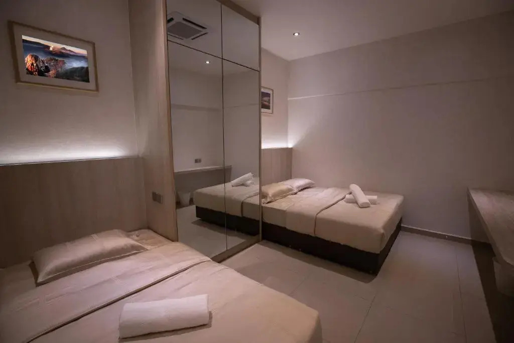 Lovely 1-bedroom condo with pool