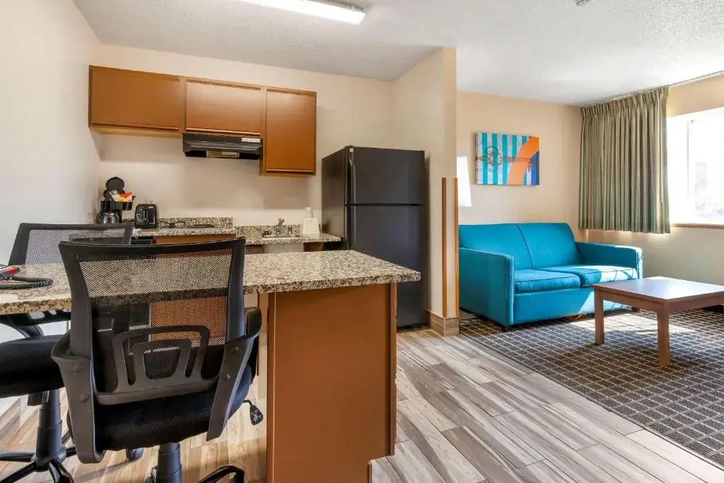 MainStay Suites Dubuque at Hwy 20
