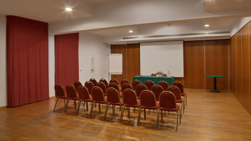 Mistral2 Hotel