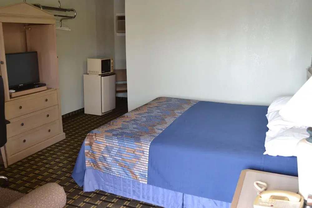 Lake Country Motel