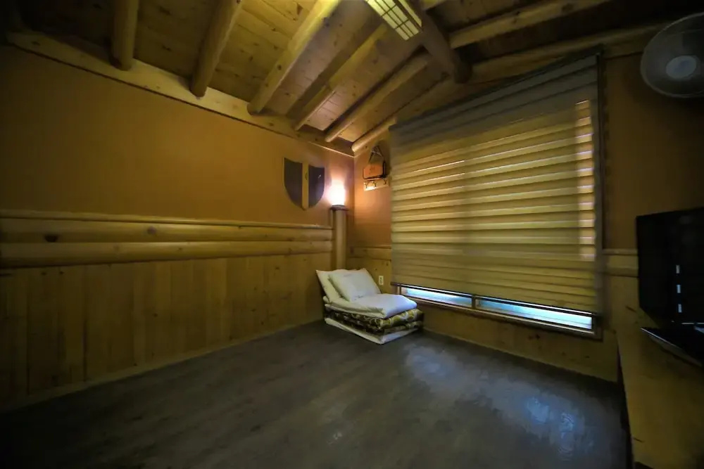 Pine Motel