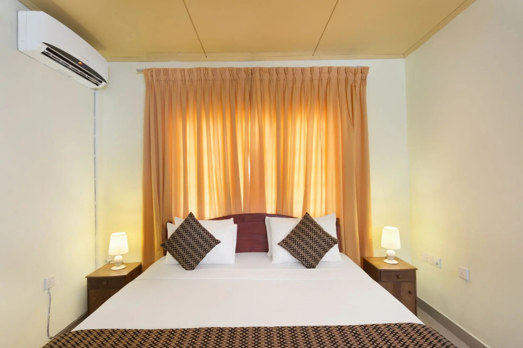 Palm Beach Inn & Sea Shells Cabanas