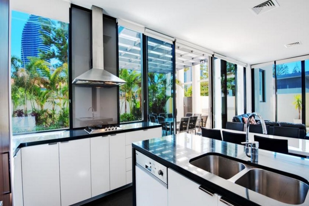 Ultra Broadbeach